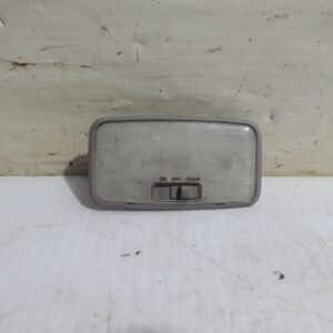 luz_interior_8124068010b1_toyota_prius_nhw20_basis