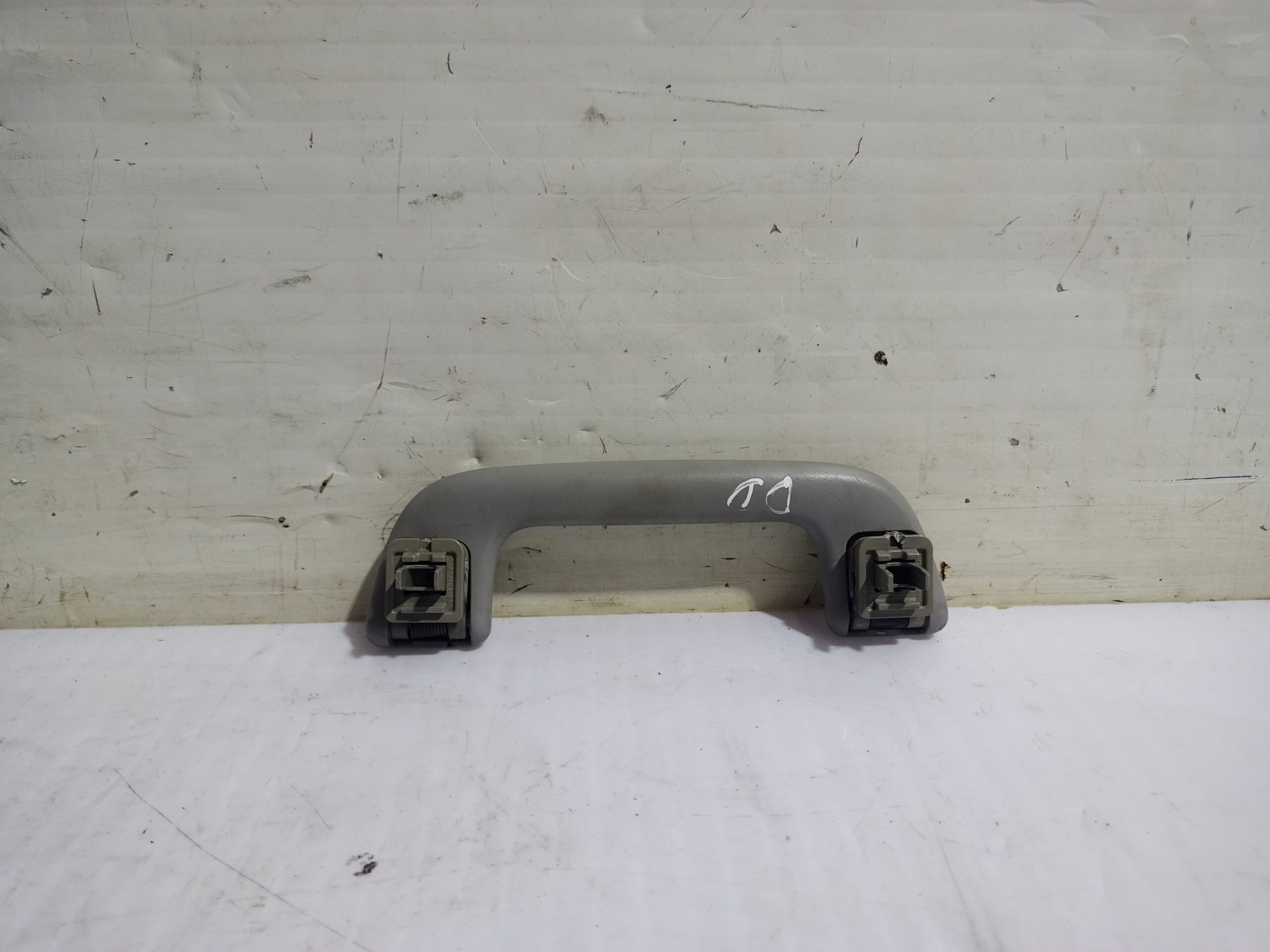 asidero_techo_delantero_derecho_6746838010_toyota_prius_nhw20_basis