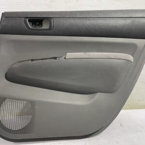 guarnecido_puerta_trasera_derecha_6763047160c0_toyota_prius_nhw20_basis