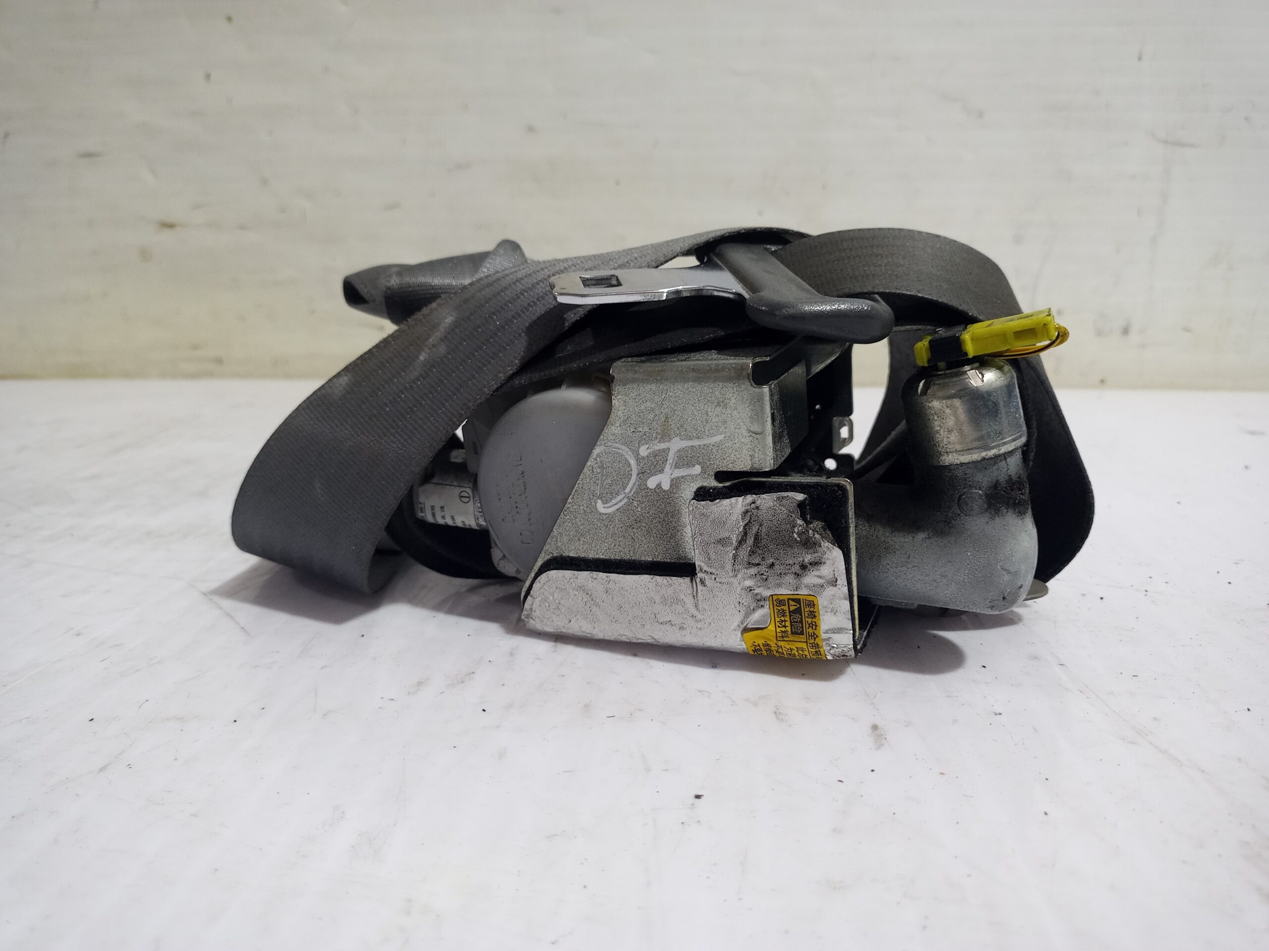 cinturon_seguridad_delantero_izquierdo_7322047071b0_toyota_prius_nhw20_basis