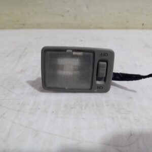 luz_interior_8134033140b2_toyota_prius_nhw20_basis