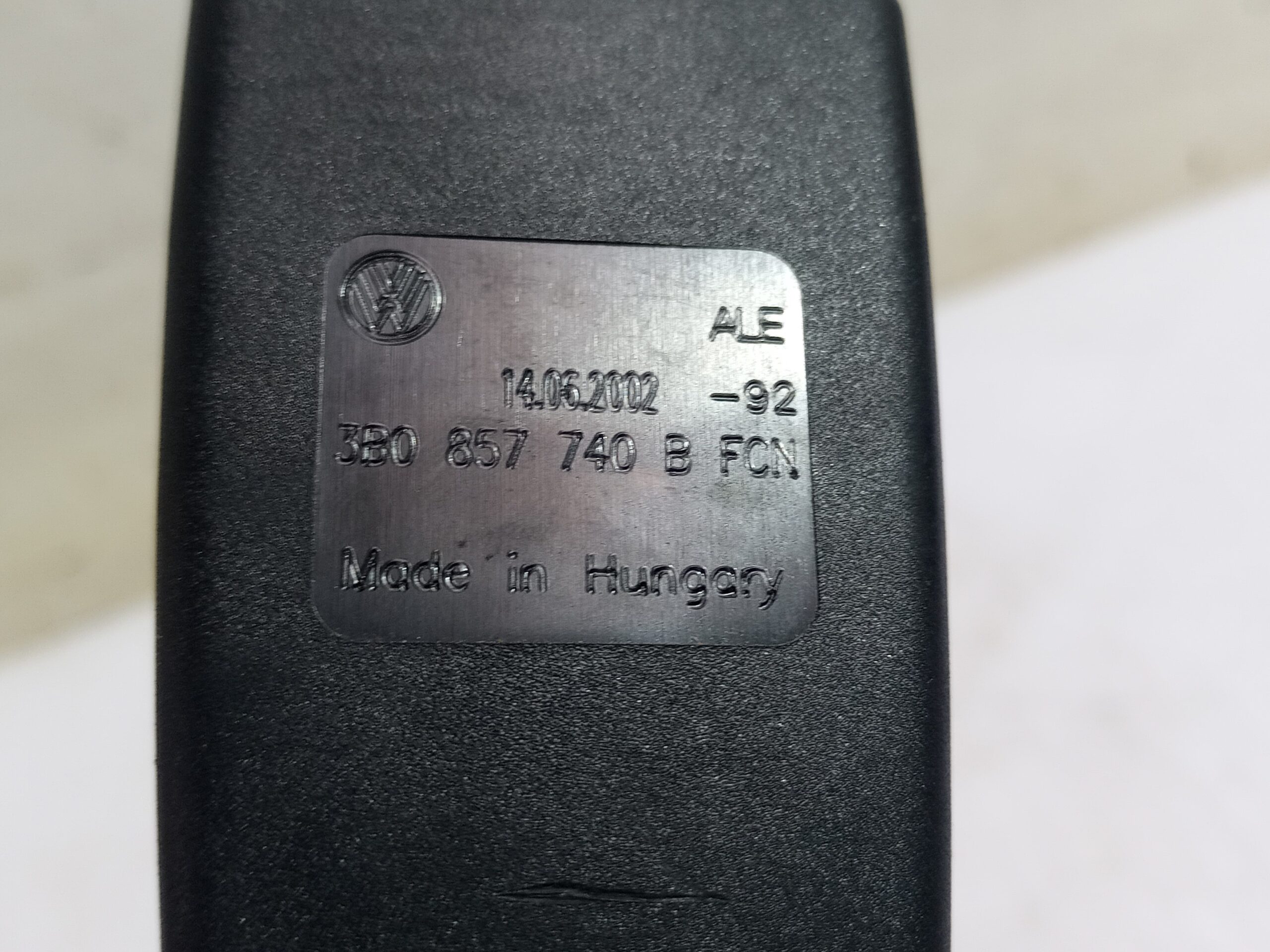 enganche_cinturon_trasero_derecho_3b0857740b_volkswagen_passat_berlina_3b3_advance