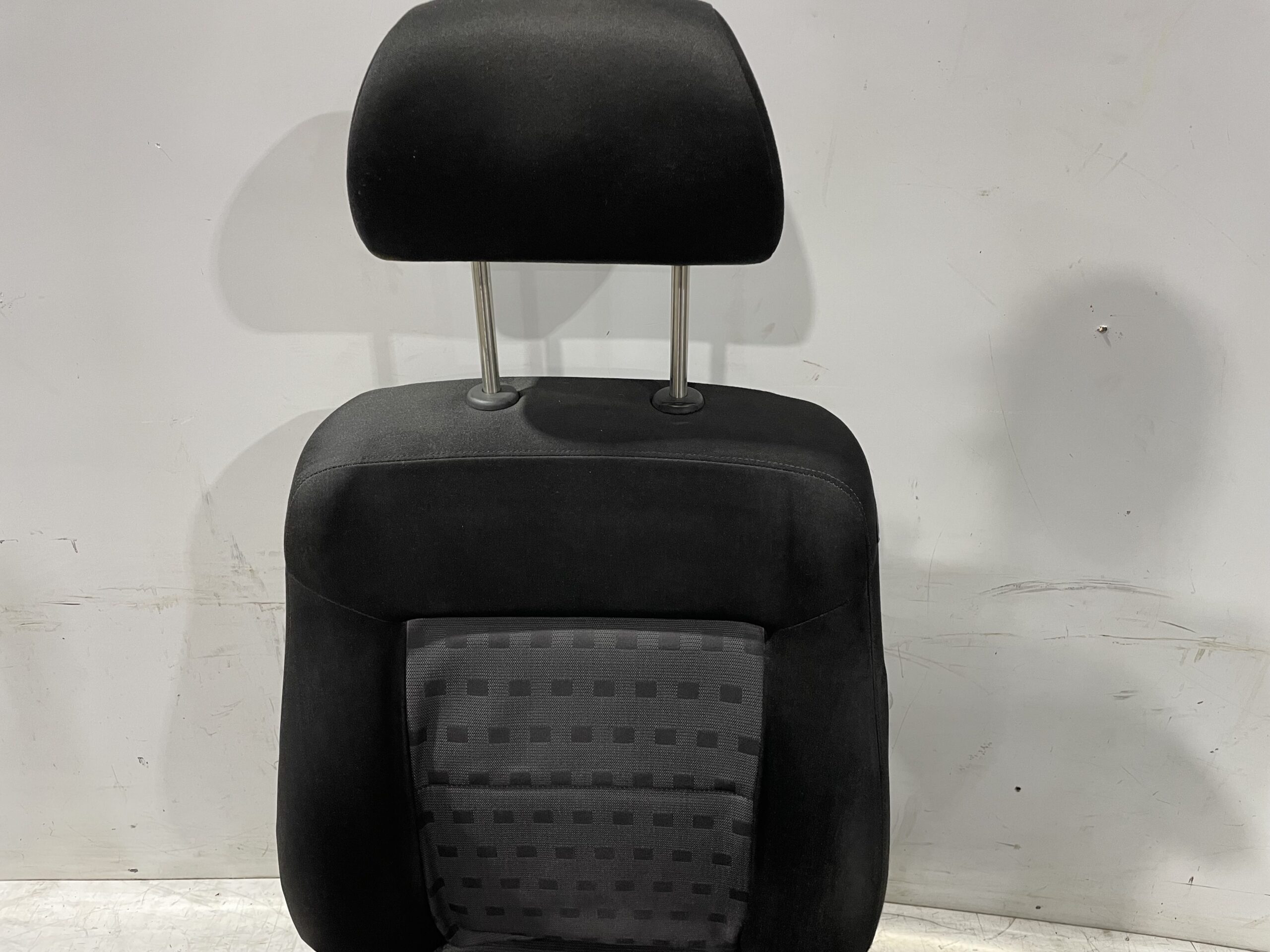 asiento_delantero_izquierdo_3b0881105ar_volkswagen_passat_berlina_3b3_advance