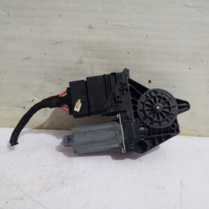 motor_elevalunas_trasero_derecho_0130821696_volkswagen_passat_berlina_3b3_advance