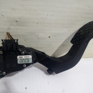 pedal_acelerador_8d1721523f_volkswagen_passat_berlina_3b3_advance