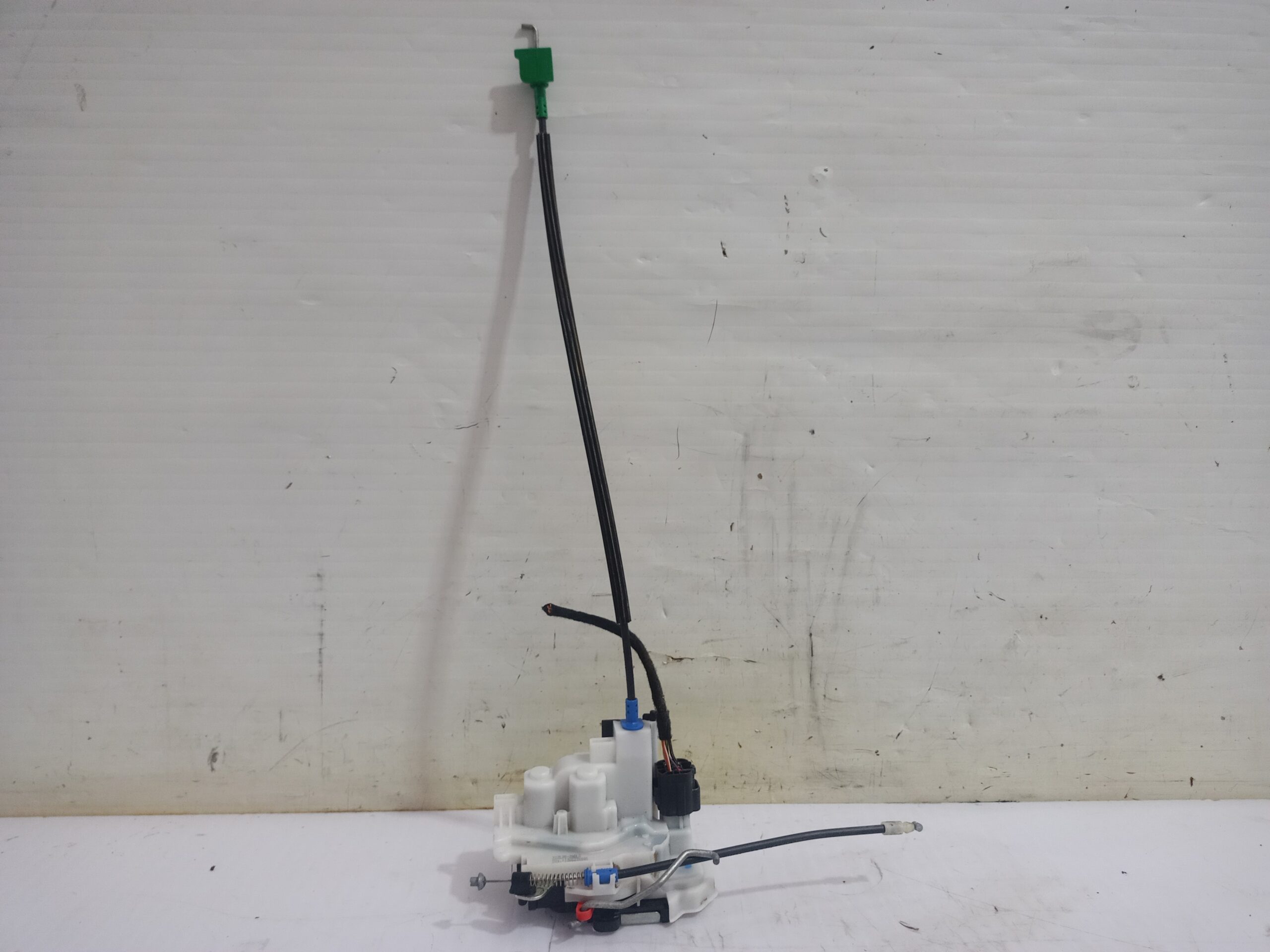 cerradura_puerta_delantera_izquierda_1608931780_peugeot_bipper_tepee_basis