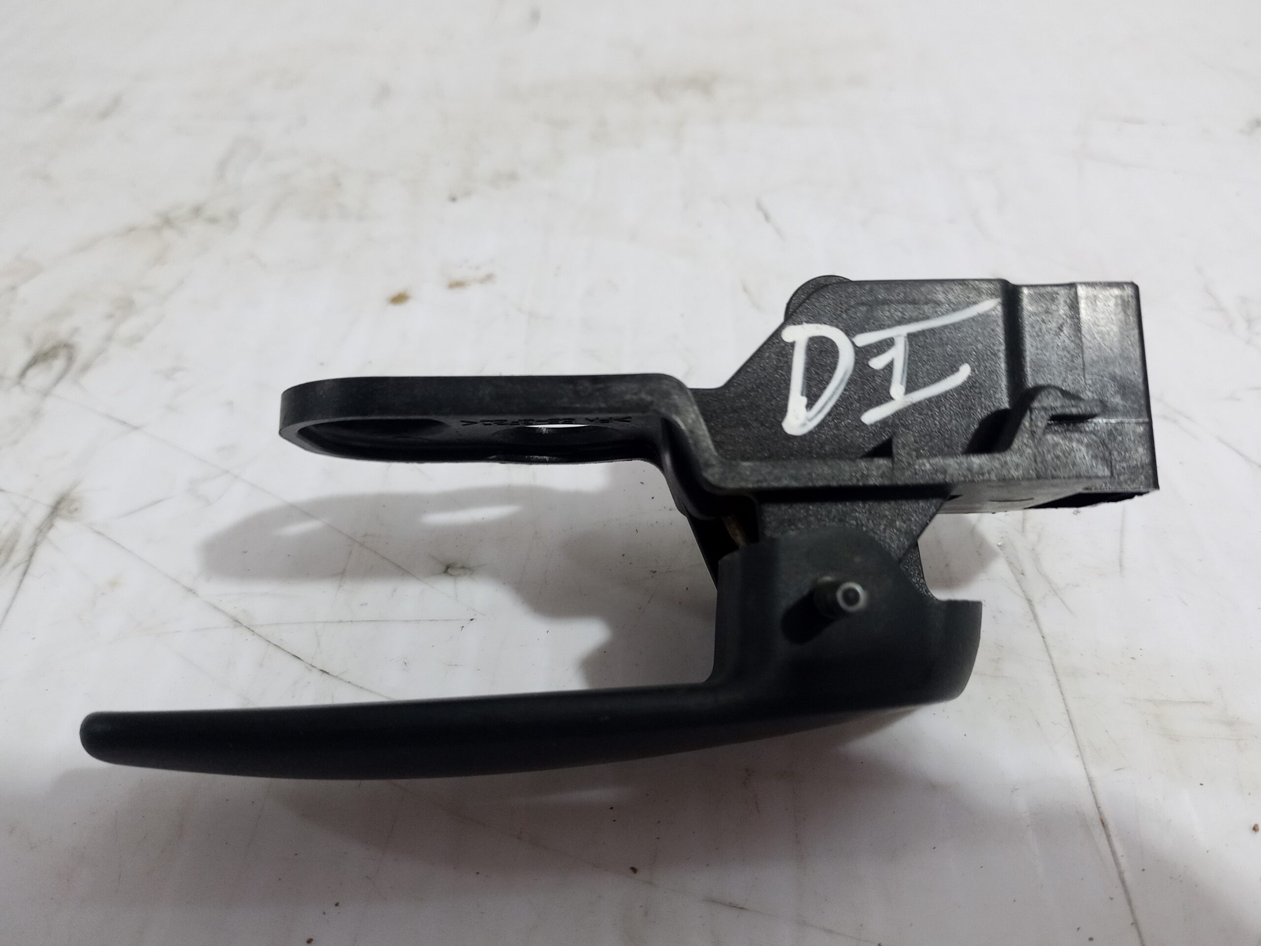 maneta_interior_delantera_izquierda_1607737280_peugeot_bipper_tepee_basis