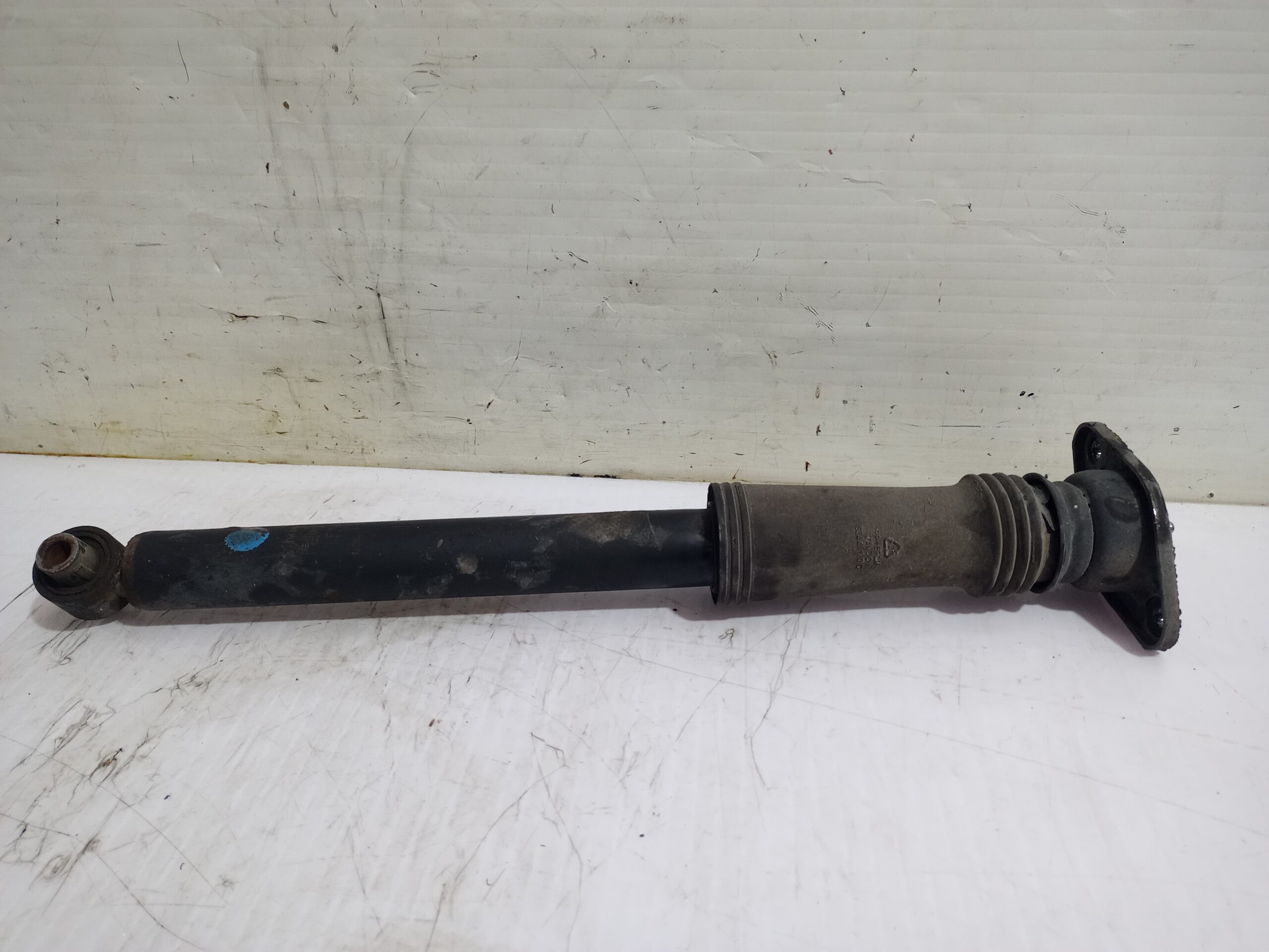 amortiguador_trasero_izquierdo_553112y400_hyundai_ix35_lm_el_elh_2_0_crdi_4wd