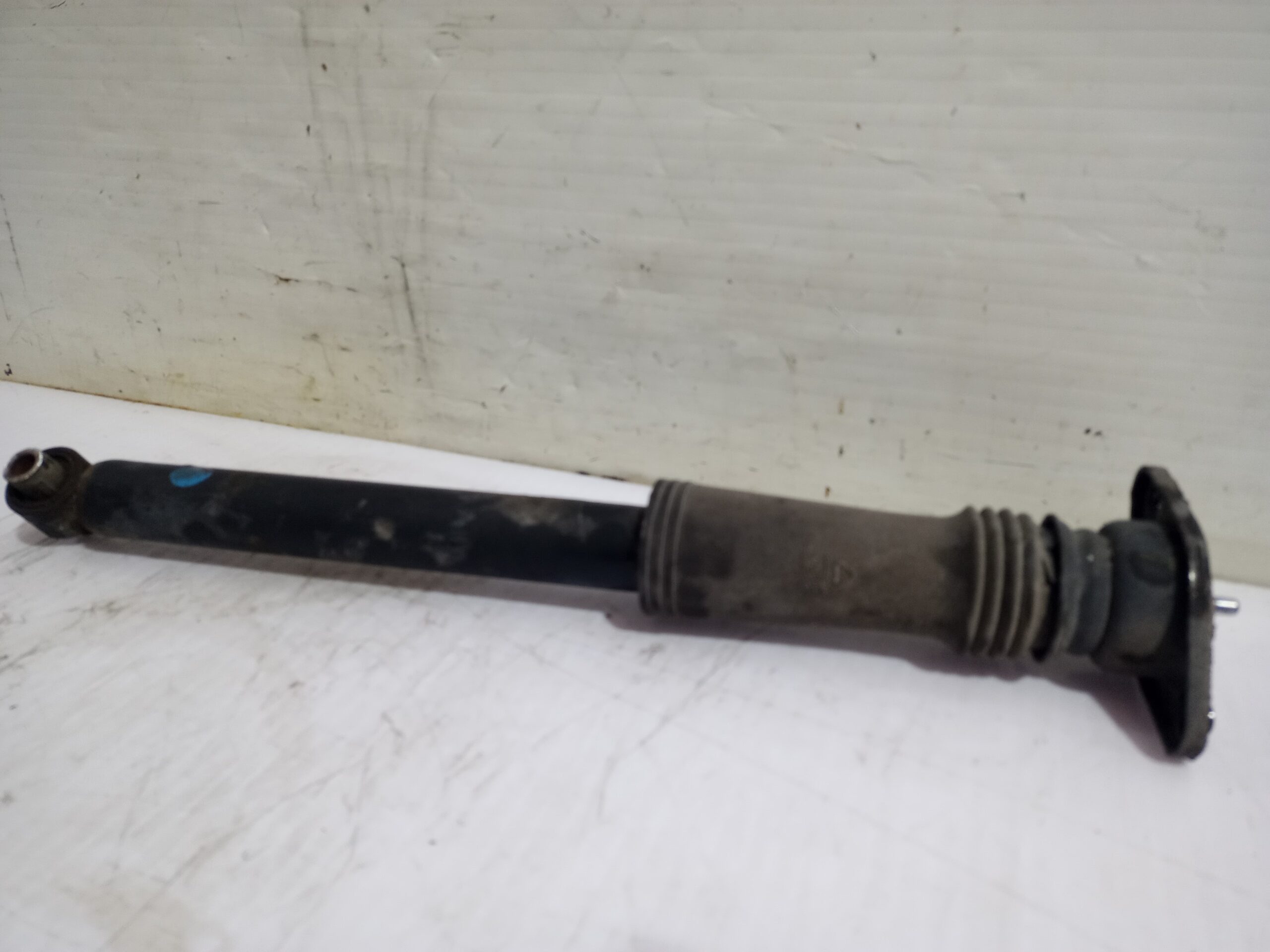 amortiguador_trasero_izquierdo_553112y400_hyundai_ix35_lm_el_elh_2_0_crdi_4wd