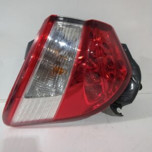 piloto_trasero_izquierdo_d2030d205_toyota_yaris_active