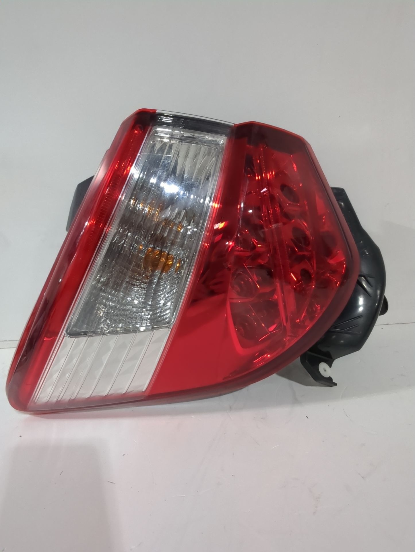 piloto_trasero_izquierdo_d2030d205_toyota_yaris_active