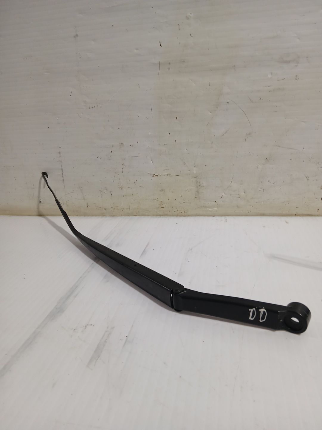 brazo_limpia_delantero_derecho_8521102430_toyota_corolla_station_wagon_e21_1_8_hybrid_zwe211