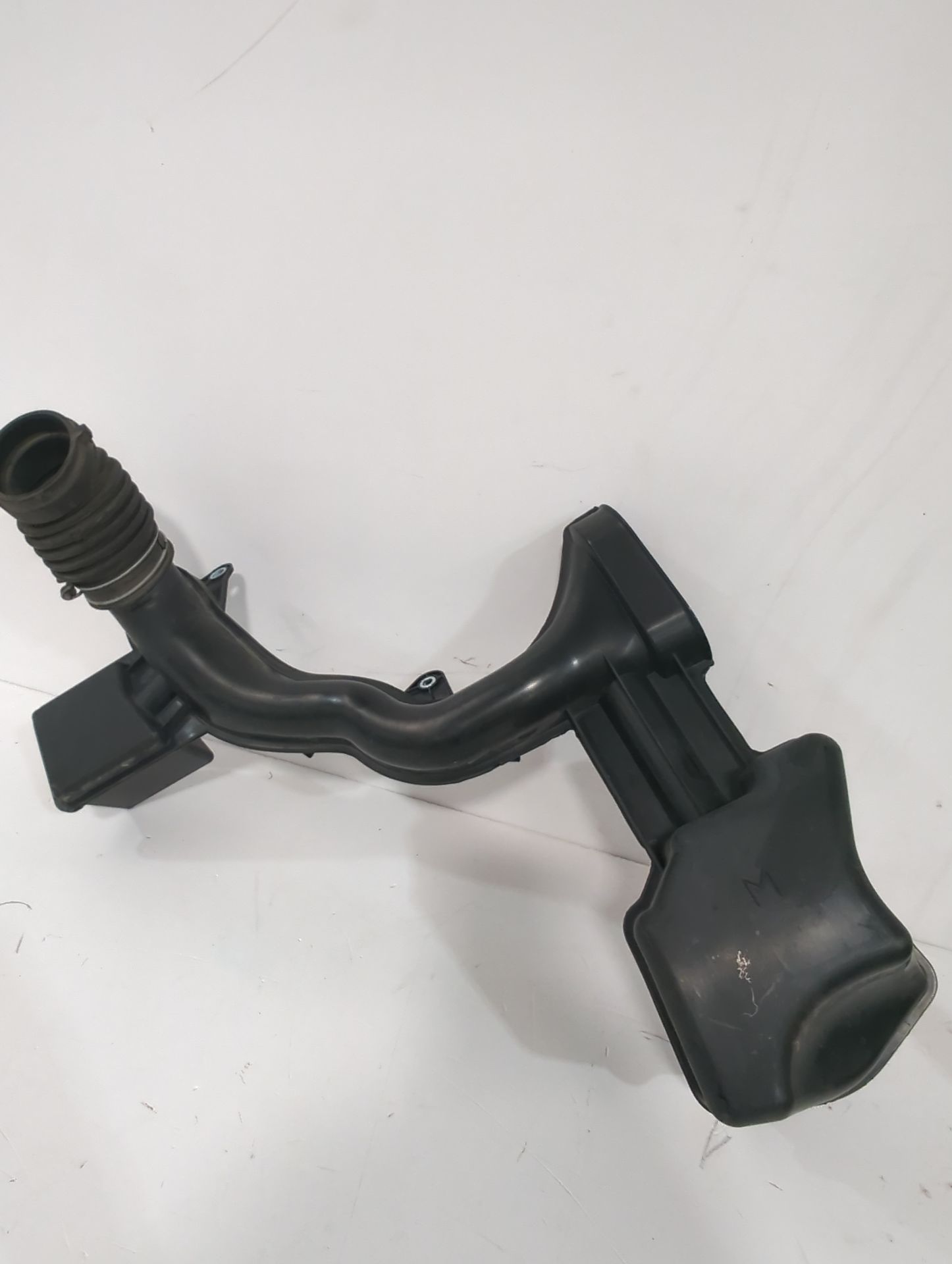 tubo_177510t190_toyota_corolla_station_wagon_e21_1_8_hybrid_zwe211