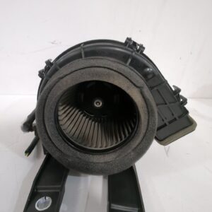 motor_calefaccion_g923047050_toyota_corolla_station_wagon_e21_1_8_hybrid_zwe211