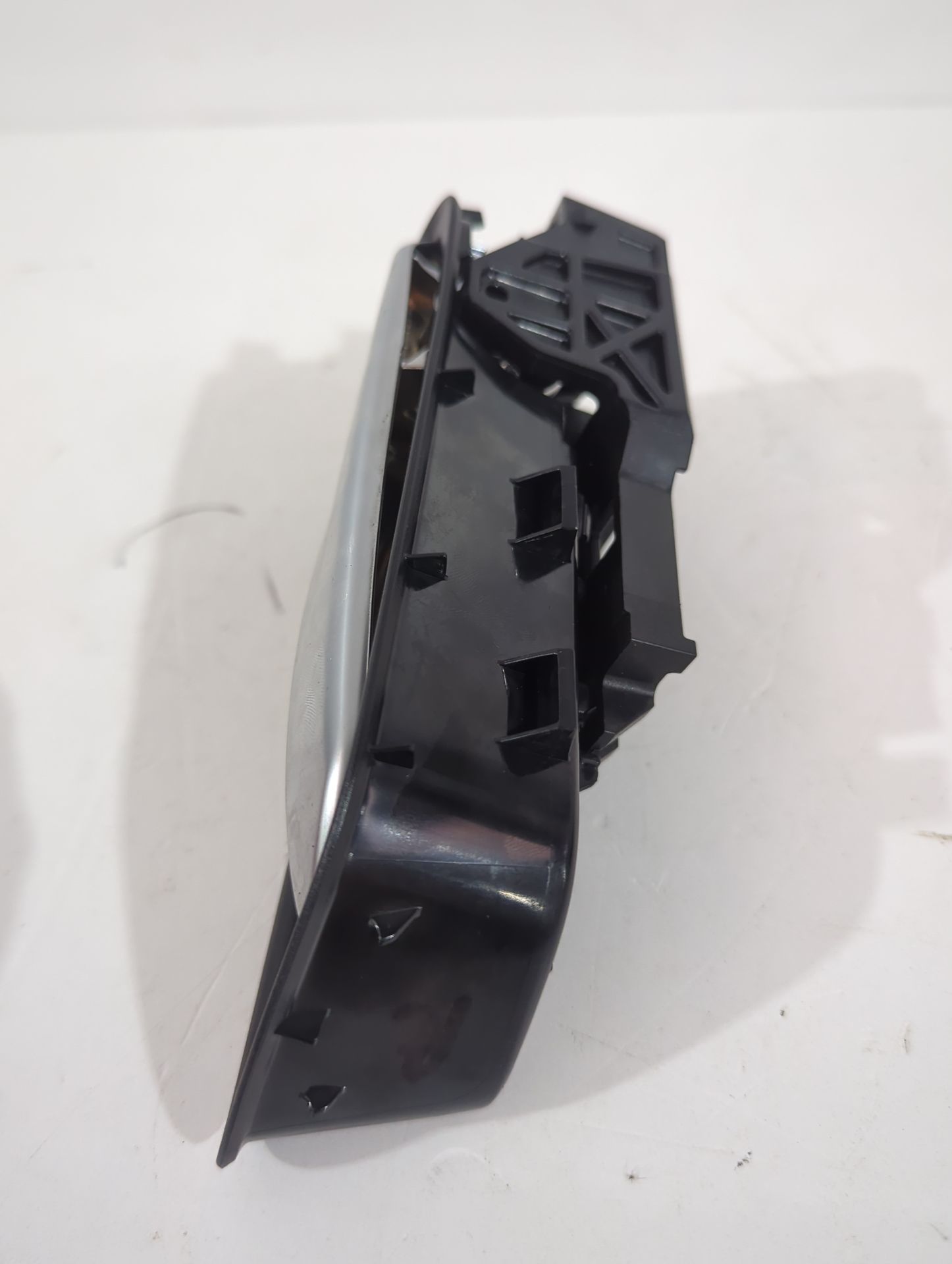 maneta_interior_trasera_derecha_6927302200_toyota_corolla_station_wagon_e21_1_8_hybrid_zwe211