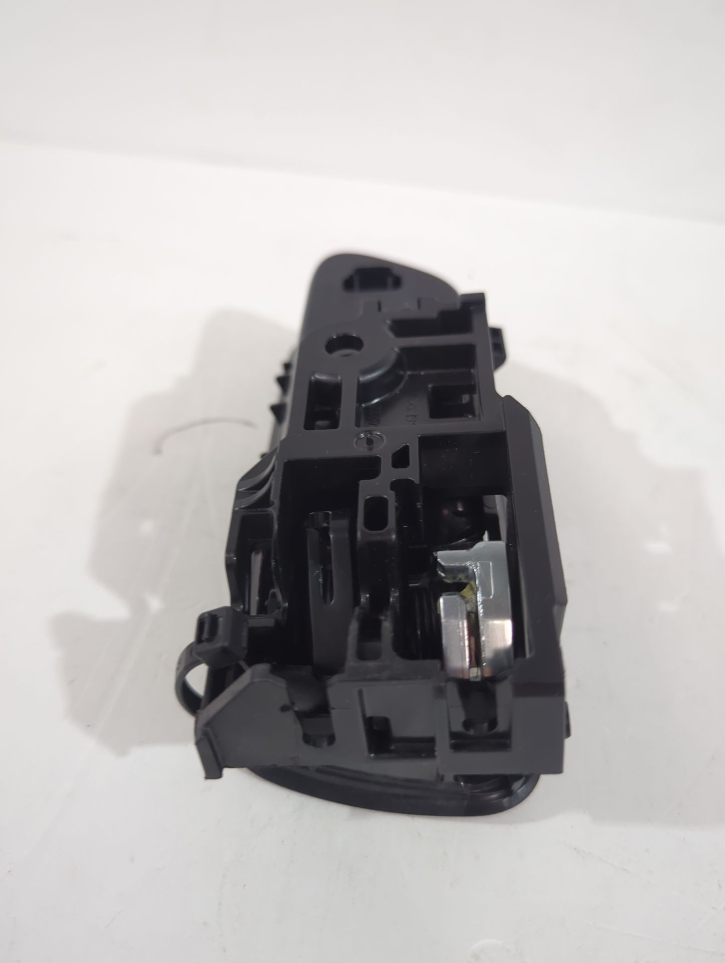 maneta_interior_trasera_derecha_6927302200_toyota_corolla_station_wagon_e21_1_8_hybrid_zwe211