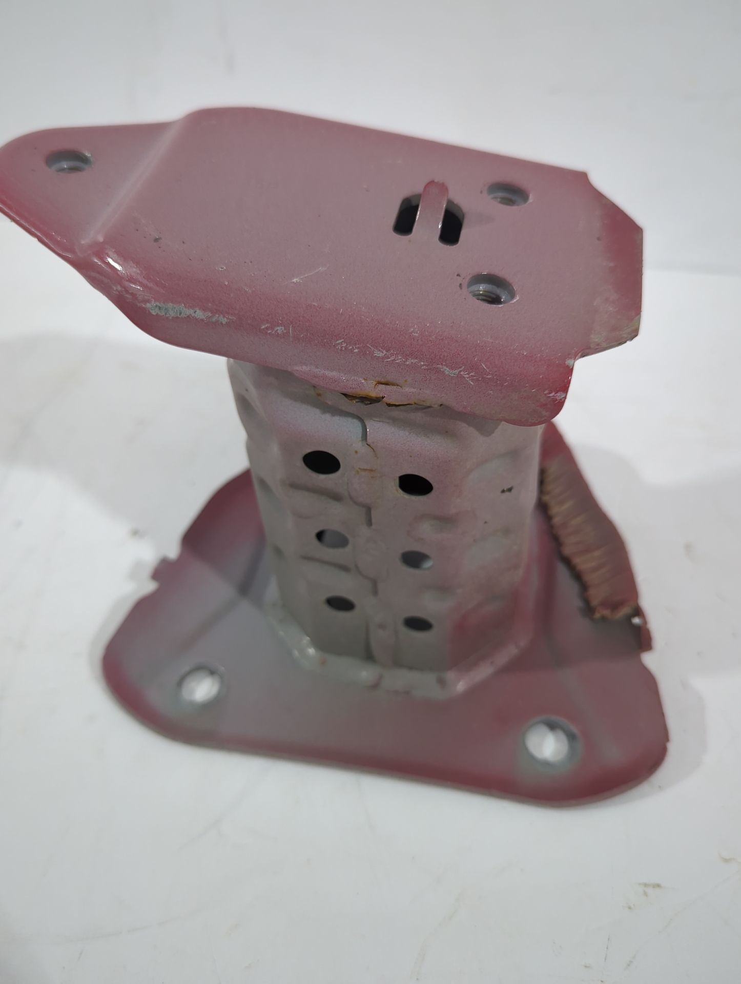 puntera_paragolpes_trasera_derecha_5201502150_5701302190_toyota_corolla_station_wagon_e21_1_8_hybrid_zwe211