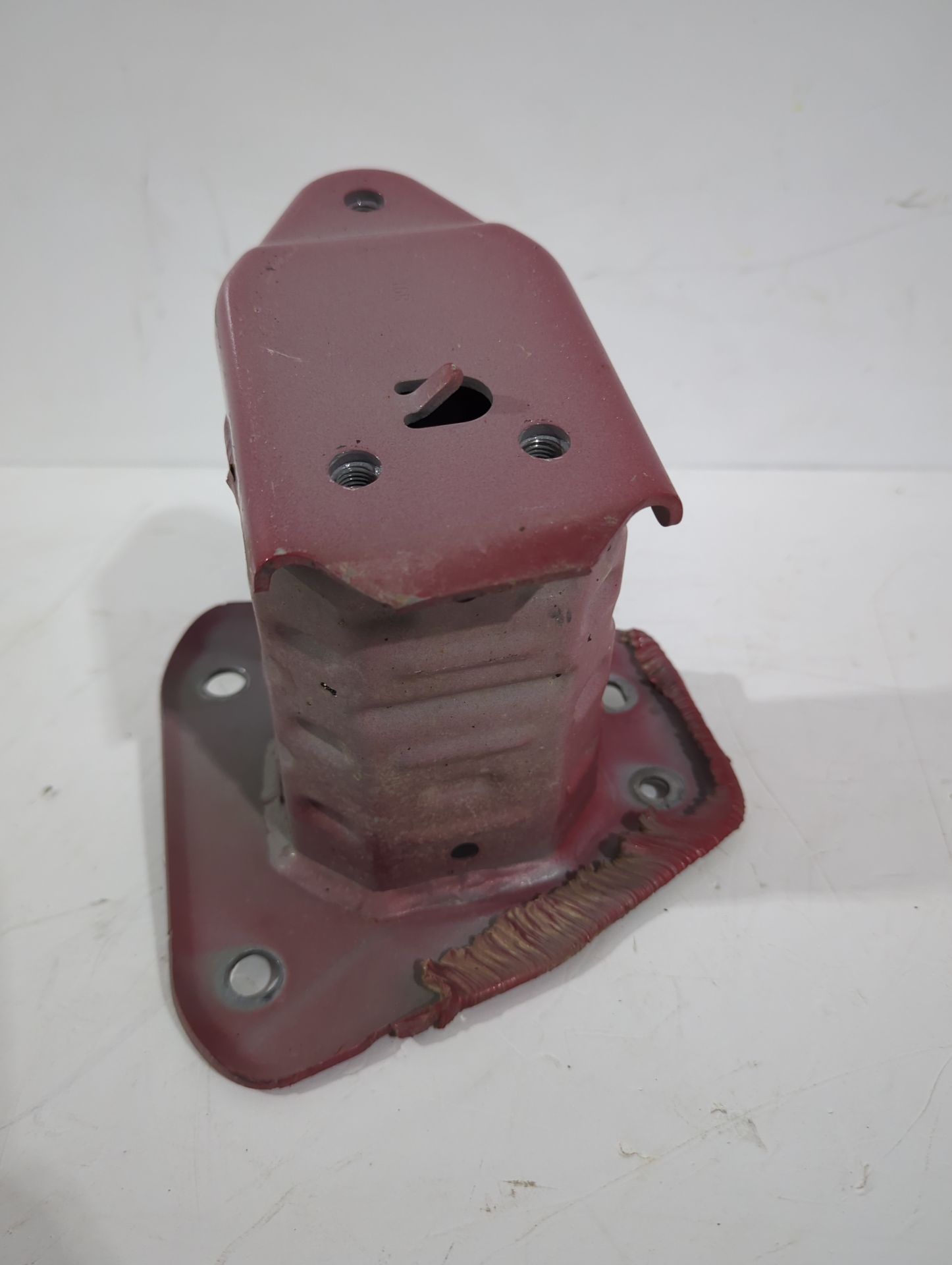 puntera_paragolpes_trasera_derecha_5201502150_5701302190_toyota_corolla_station_wagon_e21_1_8_hybrid_zwe211