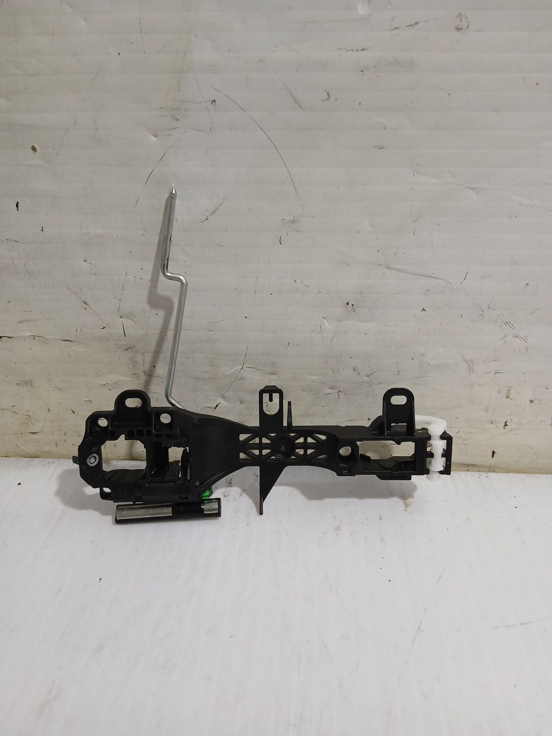 maneta_exterior_delantera_izquierda_6920402410_toyota_corolla_station_wagon_e21_1_8_hybrid_zwe211