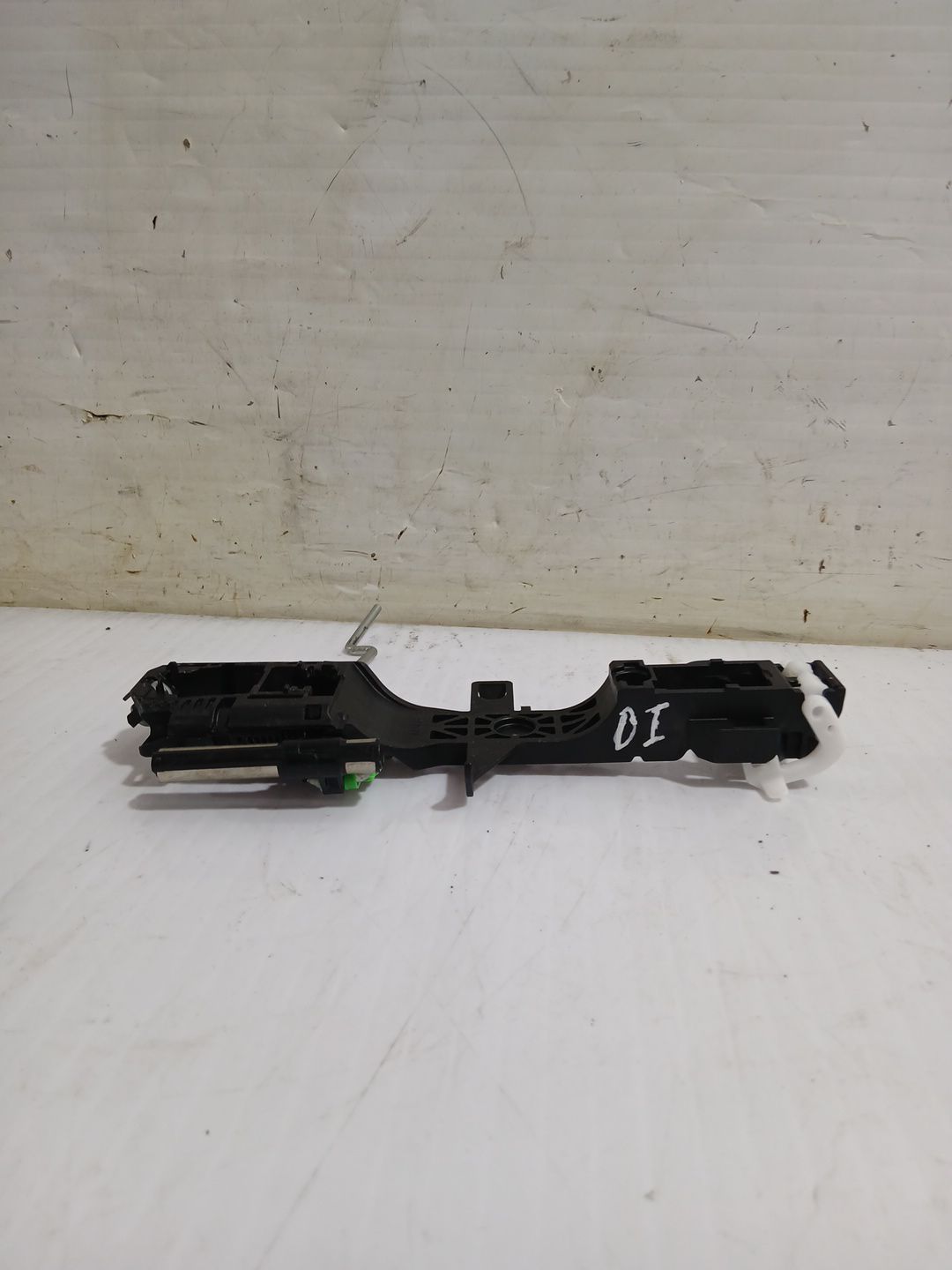 maneta_exterior_delantera_izquierda_6920402410_toyota_corolla_station_wagon_e21_1_8_hybrid_zwe211