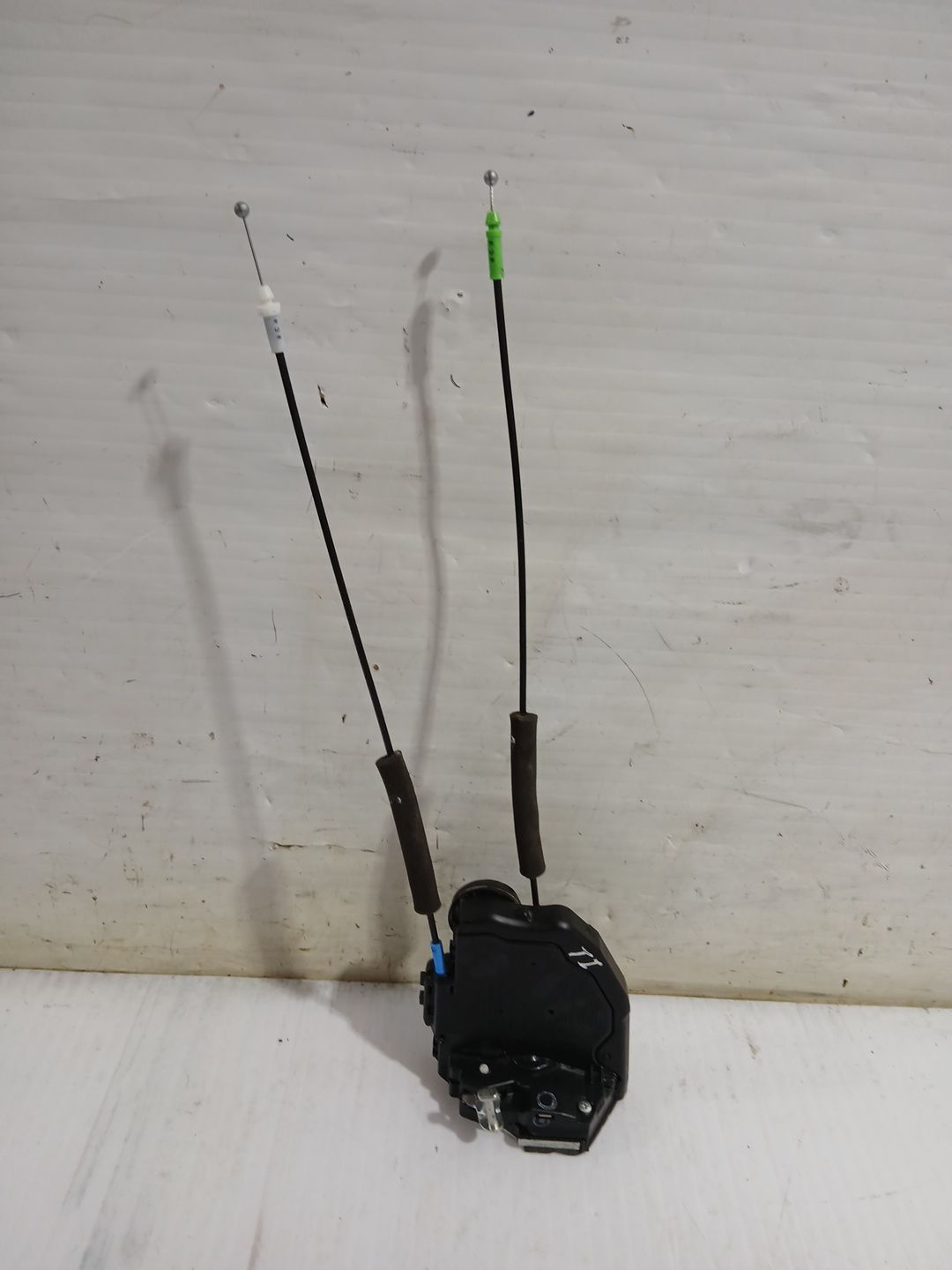 cerradura_puerta_trasera_izquierda_6906002580_toyota_corolla_station_wagon_e21_1_8_hybrid_zwe211