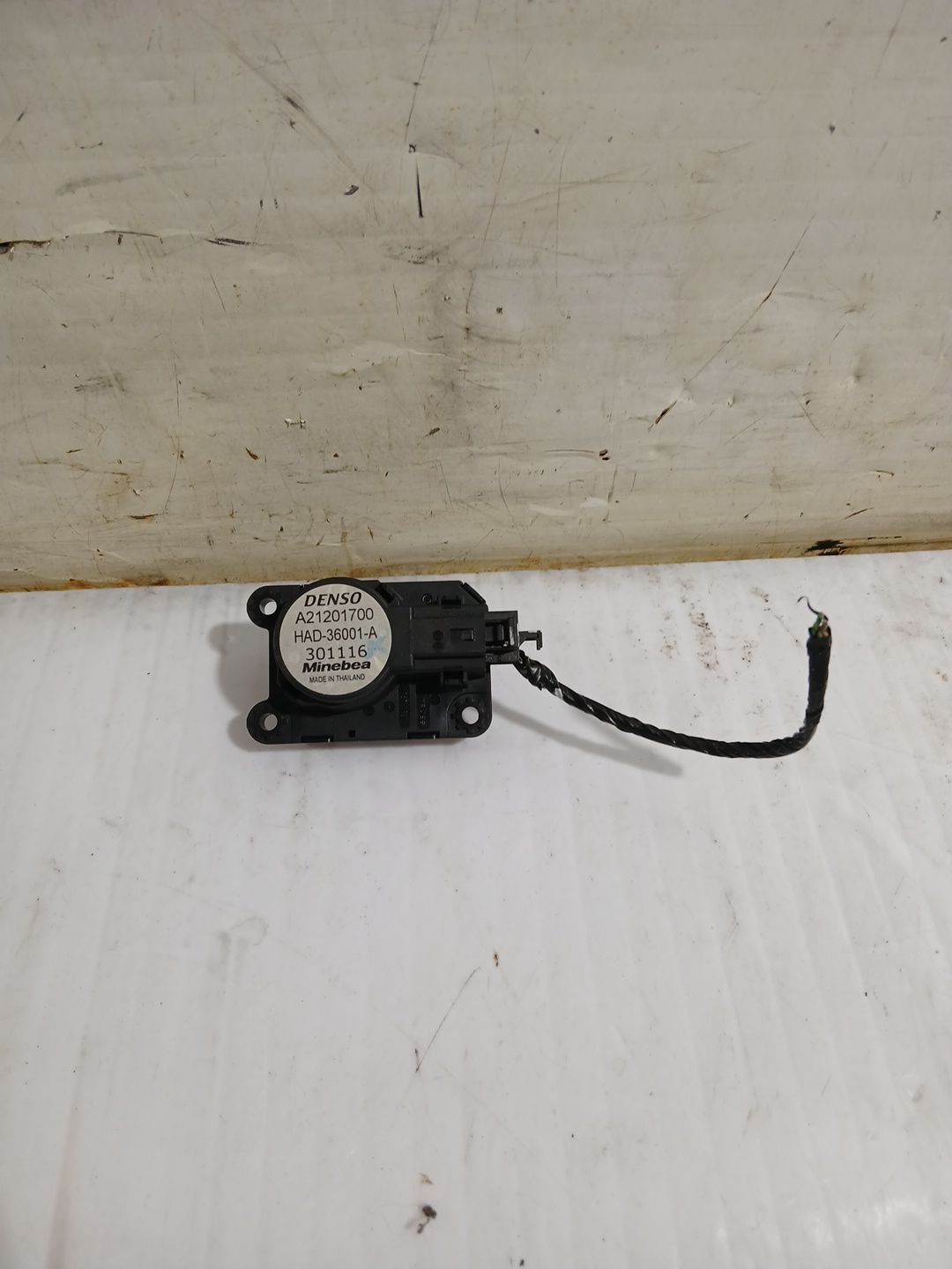 motor_apertura_trampilla_a21201700_nissan_micra_v_k14_1_5_dci