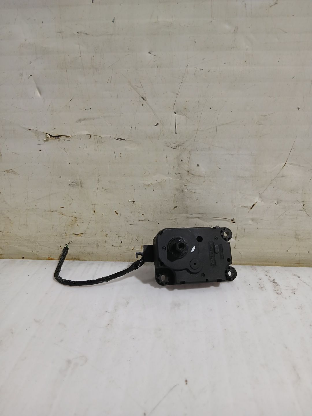 motor_apertura_trampilla_a21201700_nissan_micra_v_k14_1_5_dci