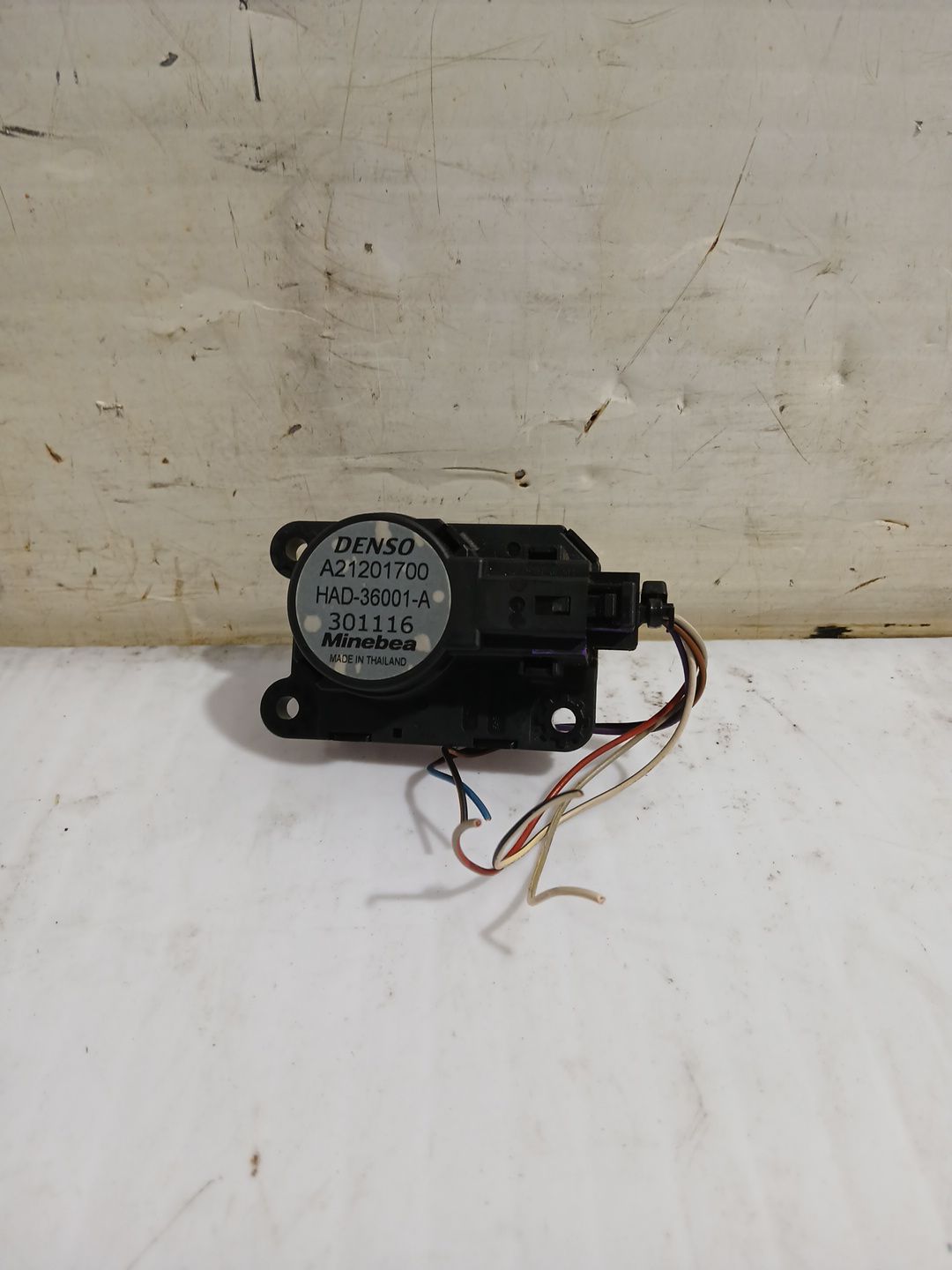 motor_apertura_trampilla_a21201700_nissan_micra_v_k14_1_5_dci