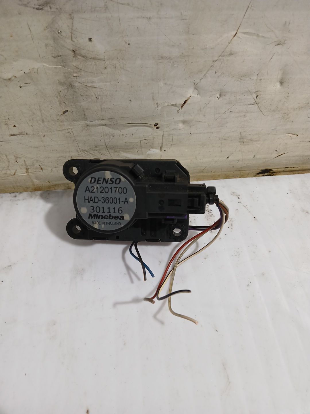 motor_apertura_trampilla_a21201700_nissan_micra_v_k14_1_5_dci