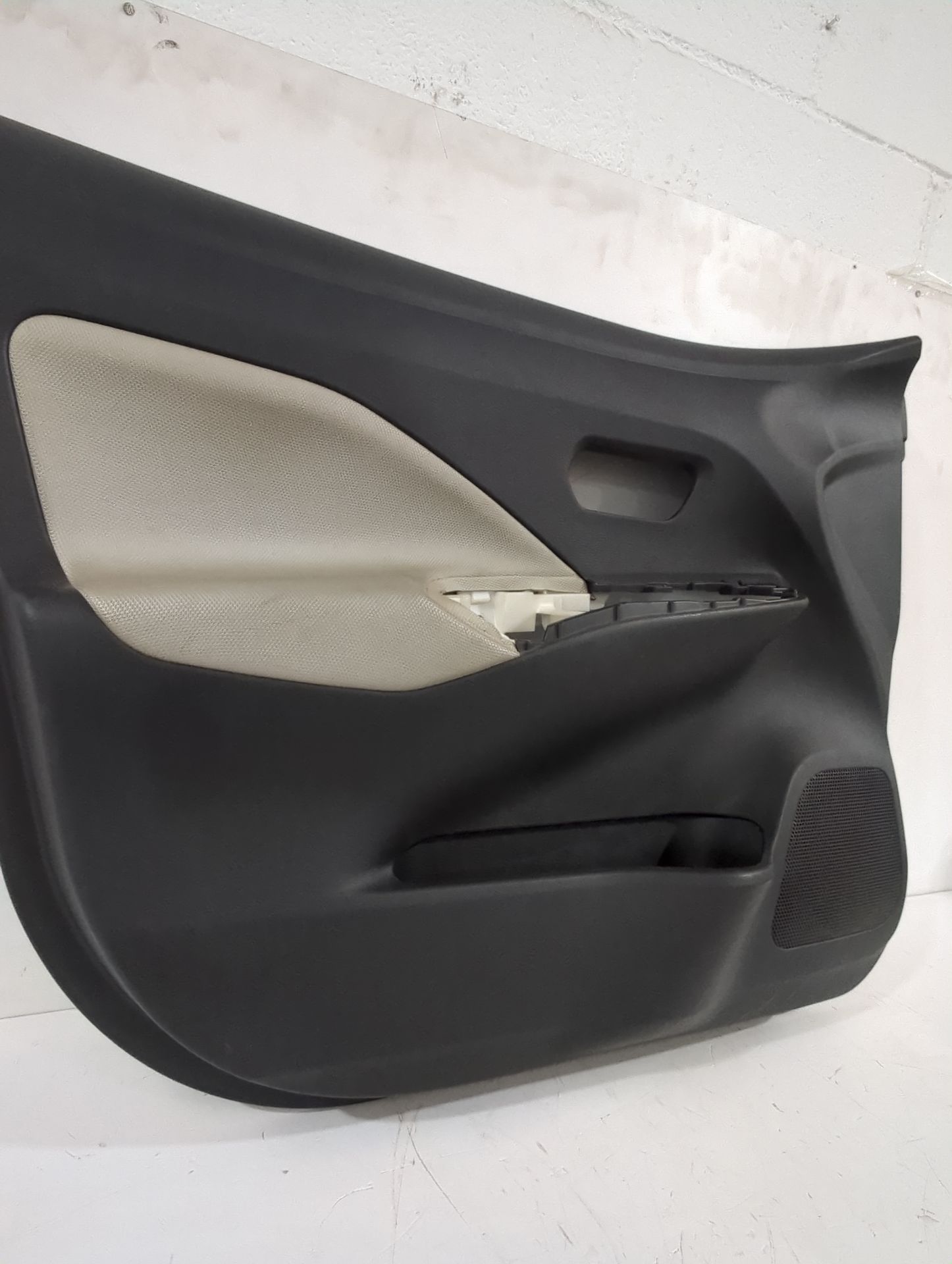 guarnecido_puerta_delantera_izquierda_809235fa0a_nissan_micra_v_k14_1_5_dci