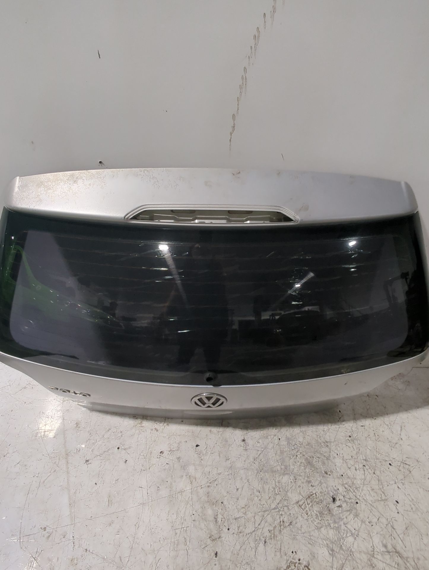 porton_trasero_6q6827025q_cristal_de_regalo_volkswagen_polo_iv_9n_9a_1_9_sdi