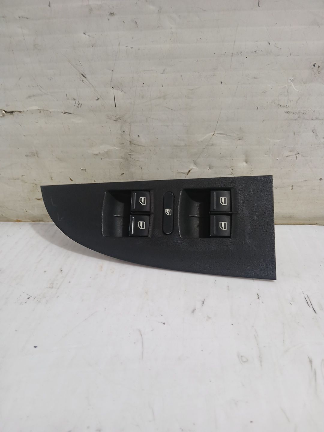 mando_elevalunas_delantero_izquierdo_1p0959857reh_seat_leon_1p1_1_9_tdi