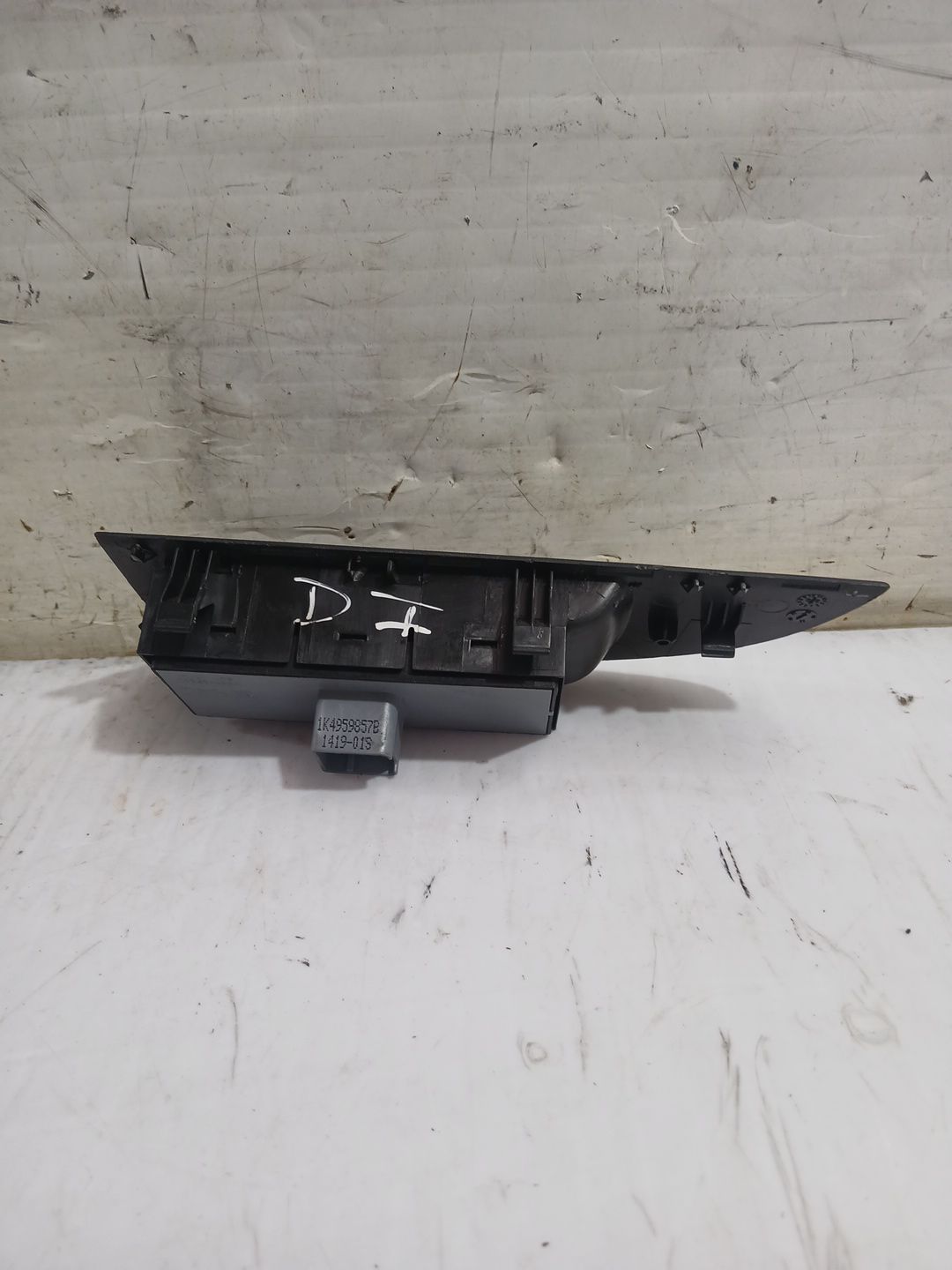 mando_elevalunas_delantero_izquierdo_1p0959857reh_seat_leon_1p1_1_9_tdi