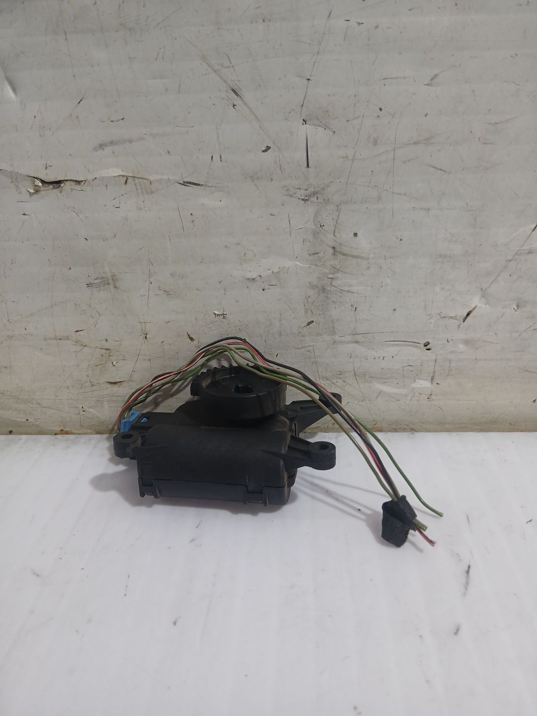 motor_apertura_trampillas_0132801357_volkswagen_polo_iv_9n_9a_1_9_sdi