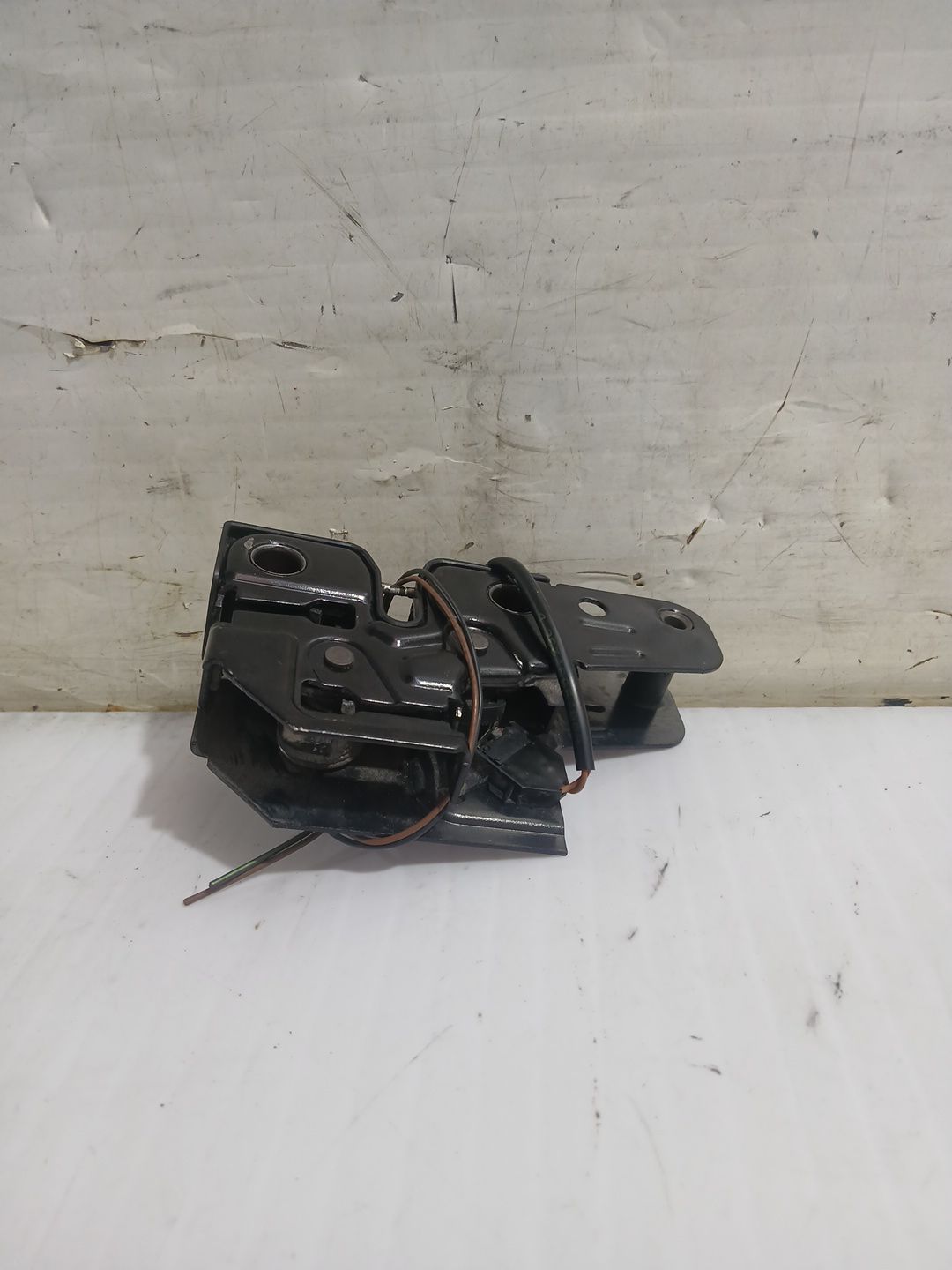 cerradura_capo_1t0823509c_volkswagen_polo_iv_9n_9a_1_9_sdi