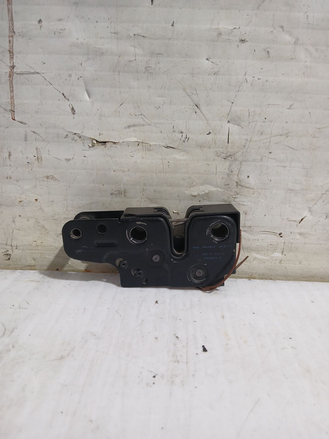 cerradura_capo_1p0823509c_seat_leon_1p1_1_9_tdi