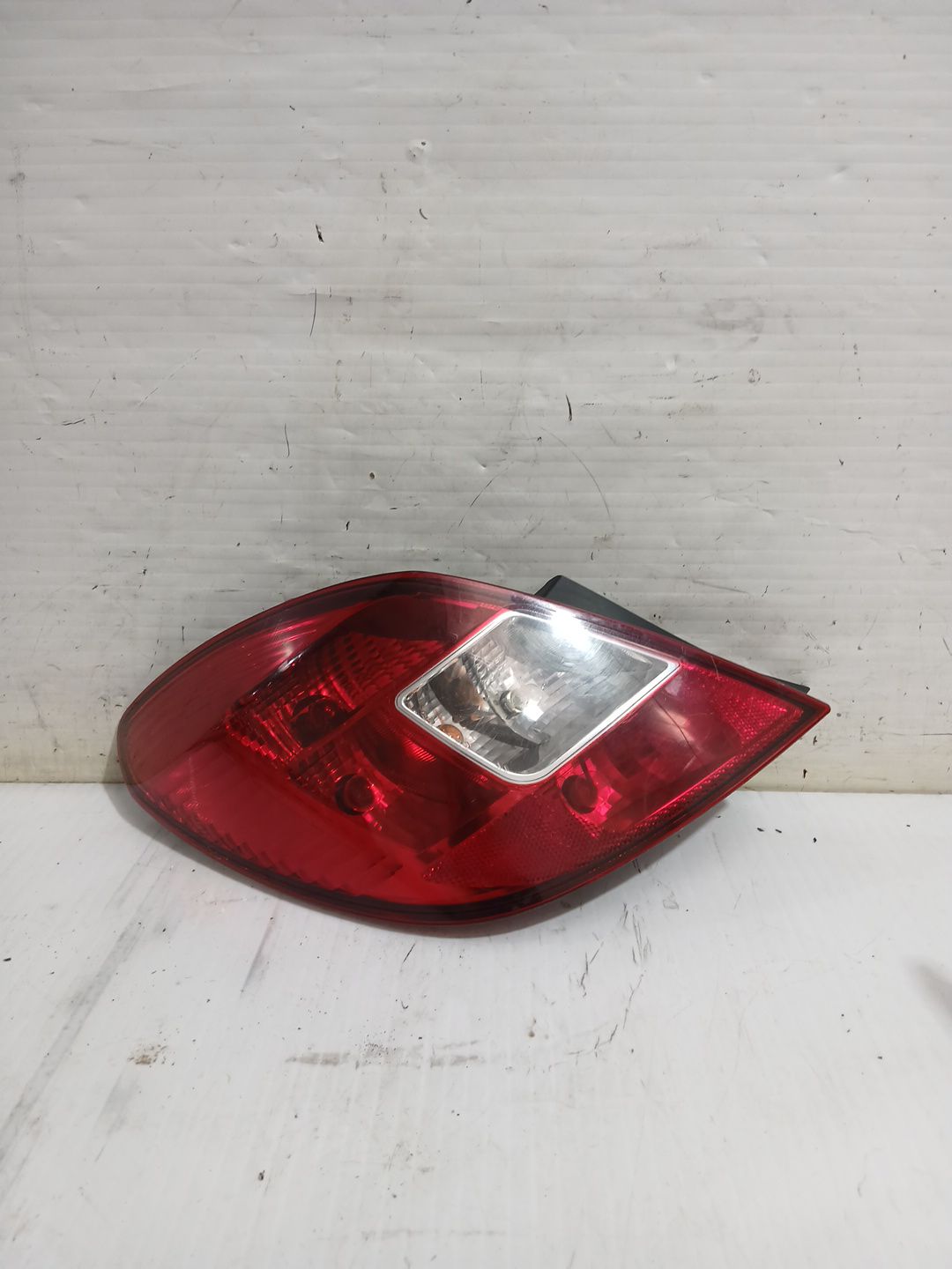 piloto_trasero_izquierdo_13269050_opel_corsa_d_s07_1_3_cdti_l08_l68