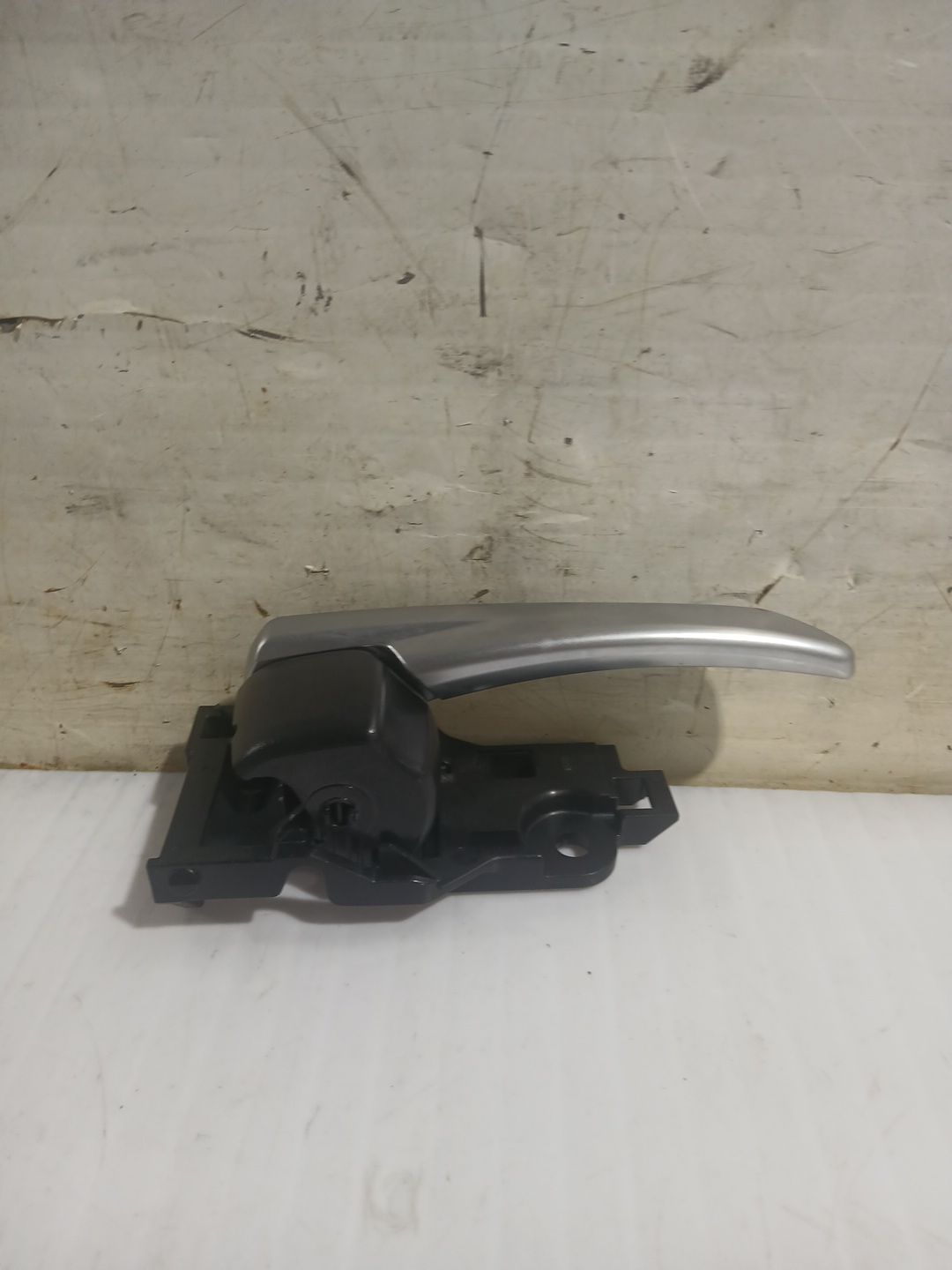 maneta_interior_delantera_derecha_6927333060_toyota_rav_4_v_a5_h5_2_0_mxaa52