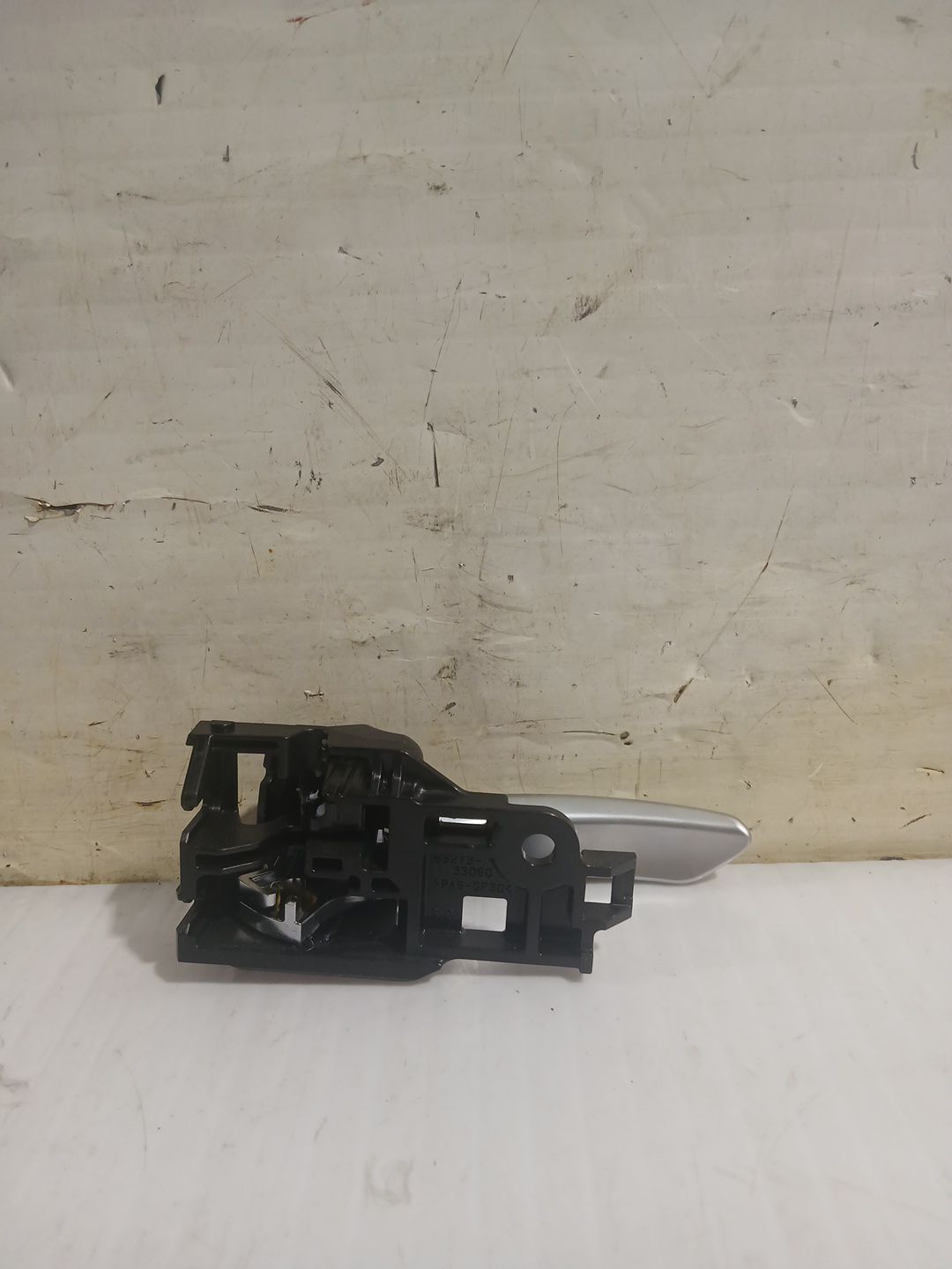 maneta_interior_delantera_derecha_6927333060_toyota_rav_4_v_a5_h5_2_0_mxaa52