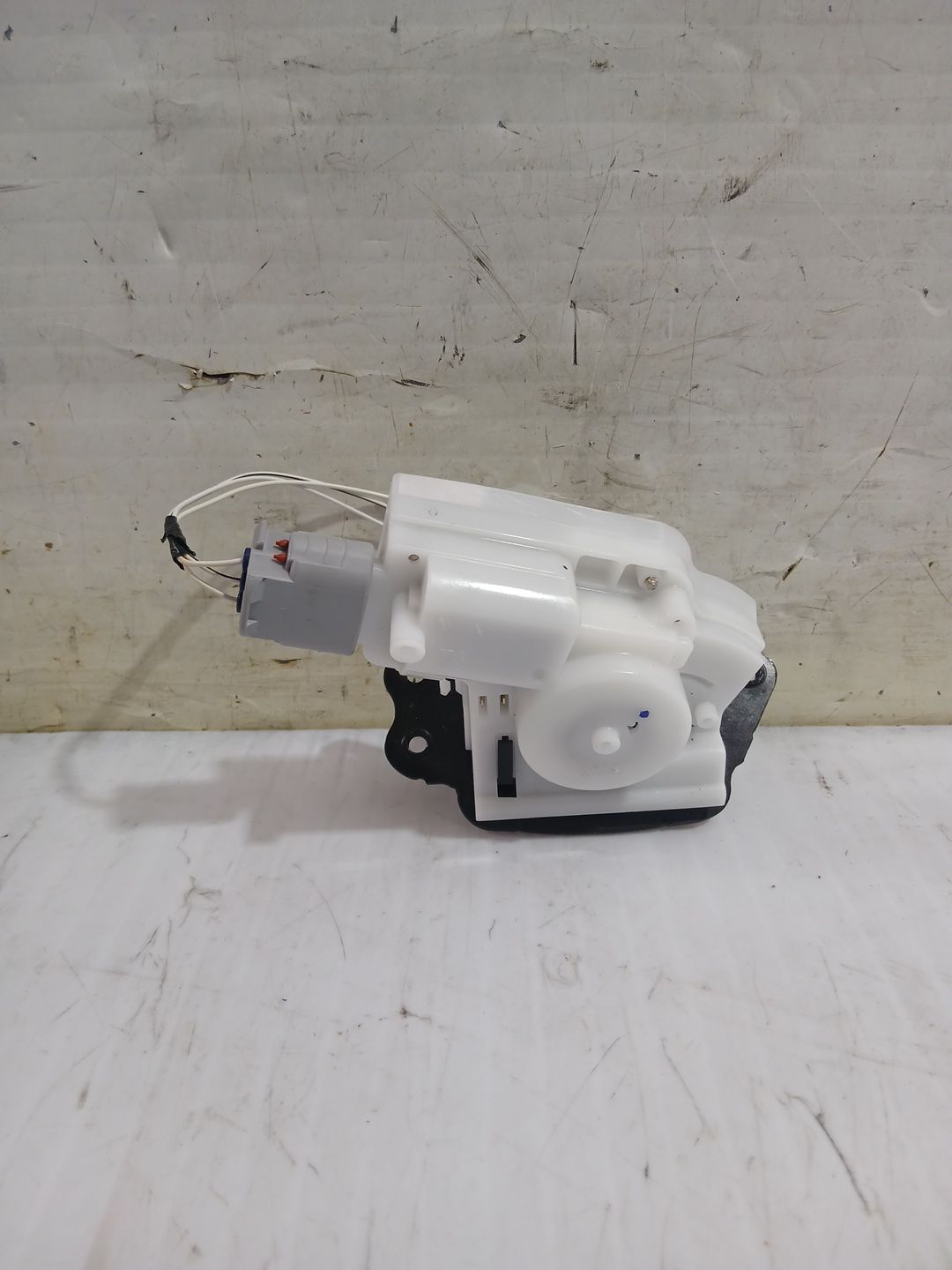 cerradura_maletero_porton_6935042090_toyota_rav_4_v_a5_h5_2_0_mxaa52