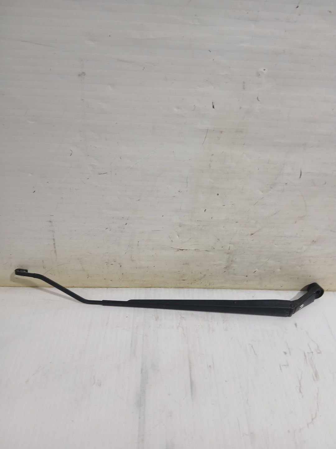 brazo_limpia_delantero_derecho_852110f010_toyota_corolla_verso_zer_zze12_r1_2_2_d_4d_aur10