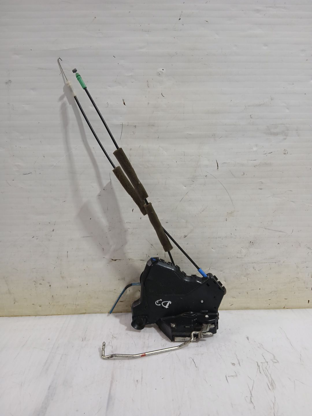 cerradura_puerta_delantera_derecha_6903002162_toyota_corolla_verso_zer_zze12_r1_2_2_d_4d_aur10