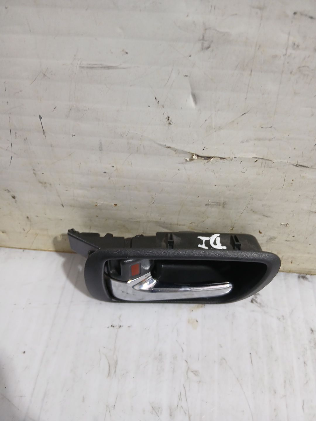 maneta_interior_delantera_izquierda_692060f010b0_toyota_corolla_verso_zer_zze12_r1_2_2_d_4d_aur10