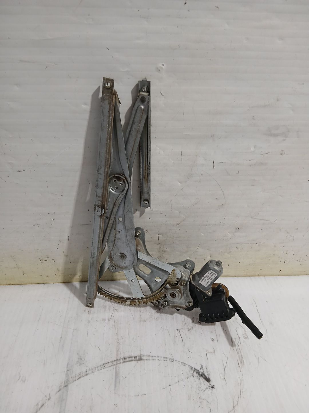 elevalunas_trasero_derecho_698300f010_toyota_corolla_verso_zer_zze12_r1_2_2_d_4d_aur10