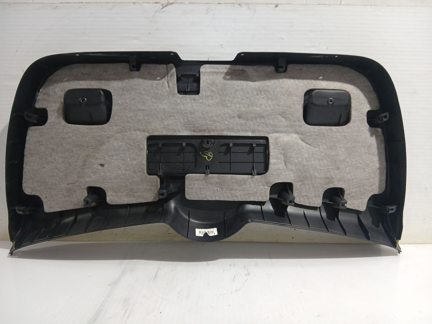 guarnecido_porton_trasero_647810f010b0_toyota_corolla_verso_zer_zze12_r1_2_2_d_4d_aur10