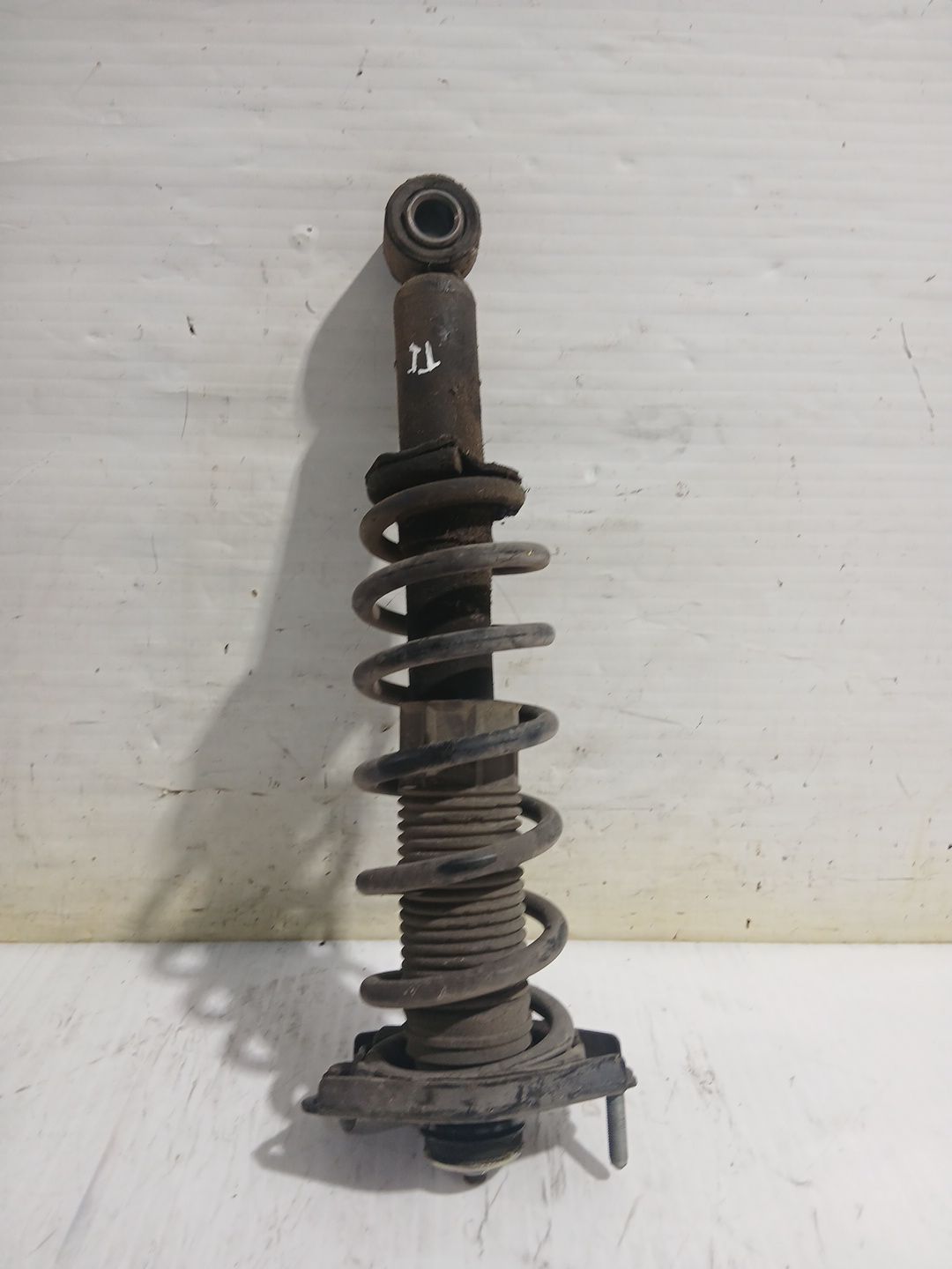 amortiguador_trasero_izquierdo_4853009k60_toyota_corolla_verso_zer_zze12_r1_2_2_d_4d_aur10