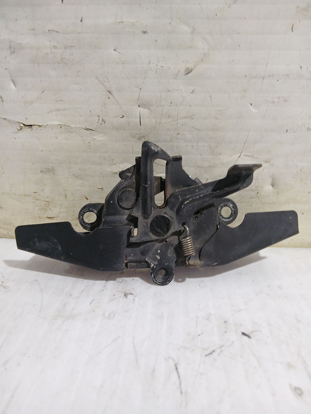 cerradura_capo_535100f010_toyota_corolla_verso_zer_zze12_r1_2_2_d_4d_aur10