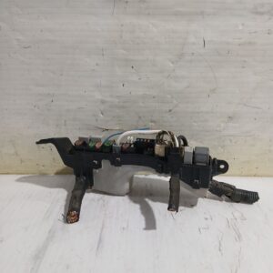 caja_reles_fusibles_8274120060_toyota_corolla_verso_zer_zze12_r1_2_2_d_4d_aur10