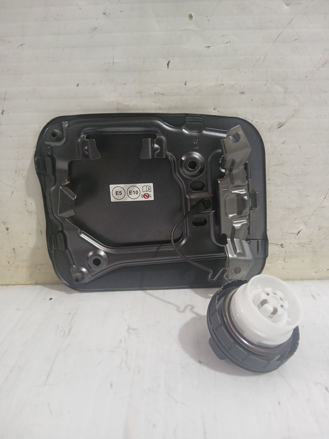 tapa_exterior_combustible_7735042100_toyota_rav_4_v_a5_h5_2_0_mxaa52