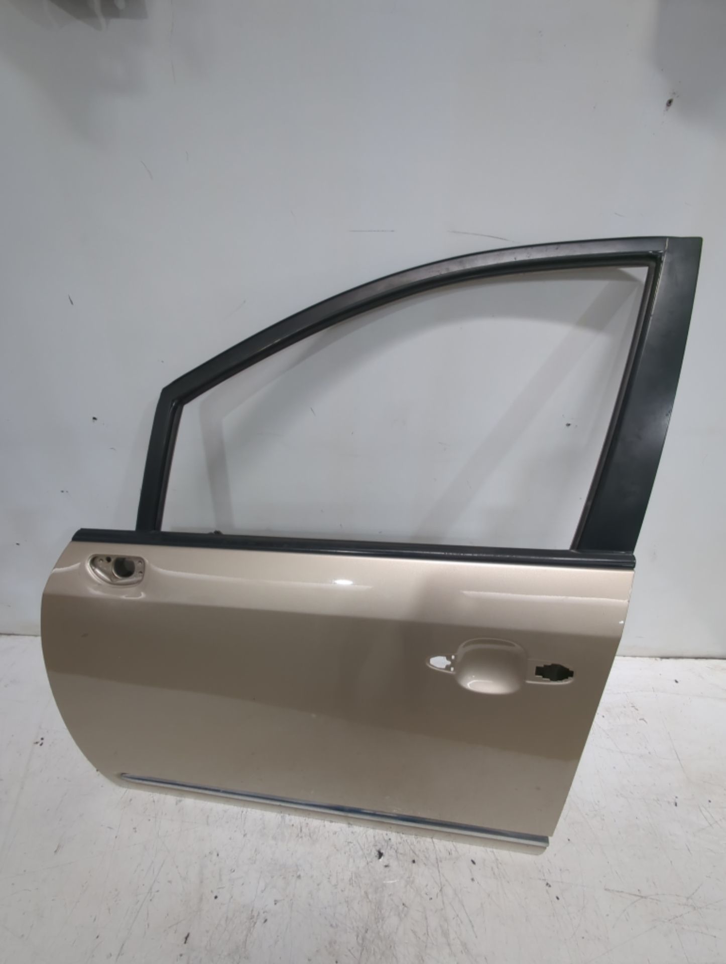 puerta_delantera_izquierda_760031d010_kia_carens_iii_monospace_un_2_0_crdi_140